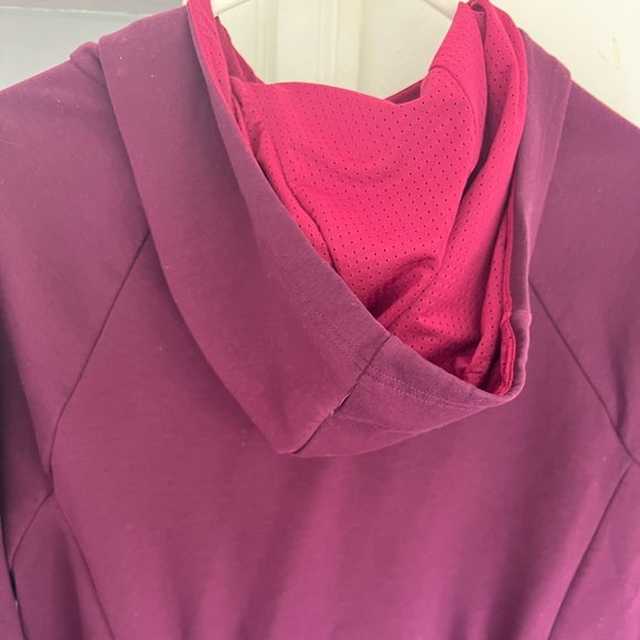 Fabletics Zip Up - Picture 5 of 9